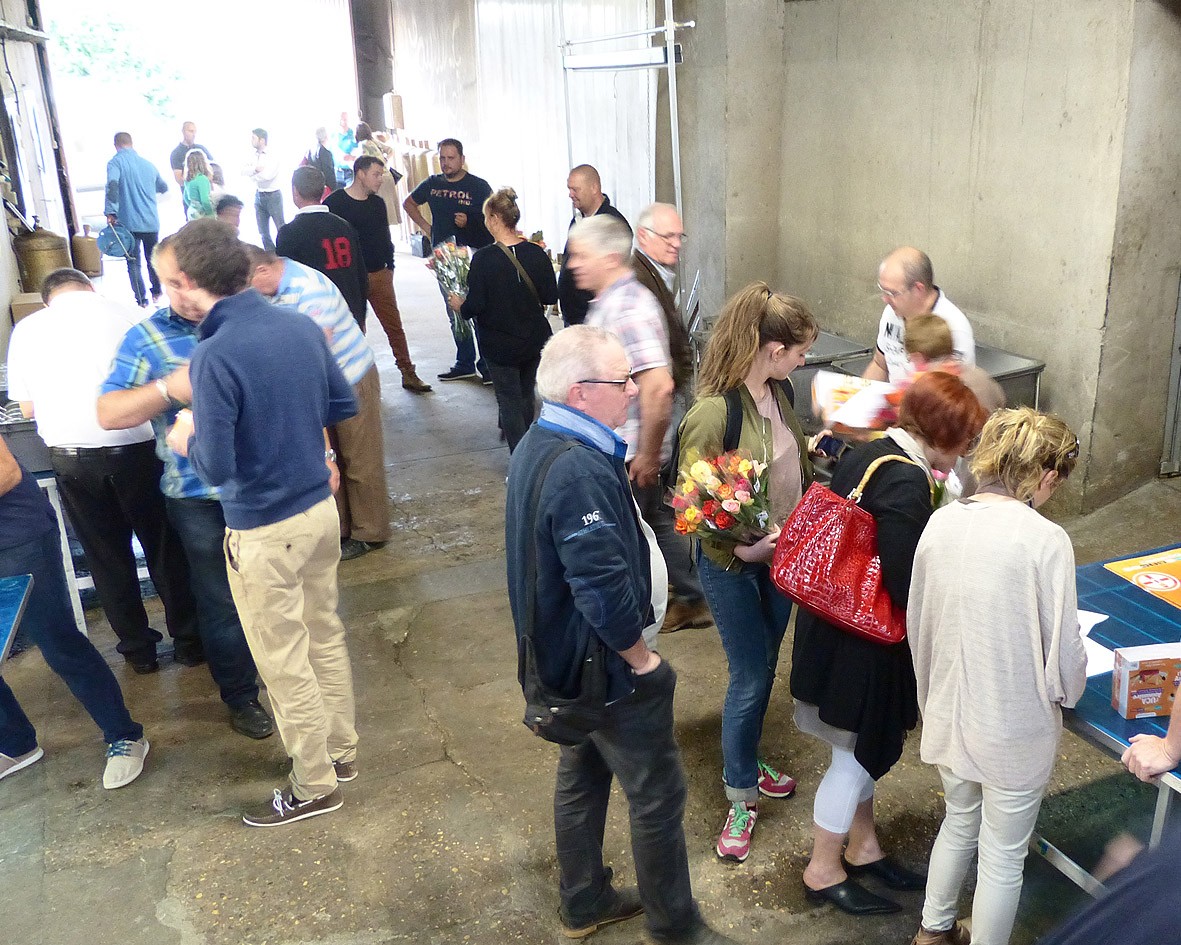 Soirée une rose pour une maman et distribution de l'UCAnnuaire